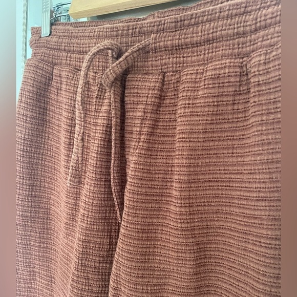 Little Lies Linen Blend Textured Pull On Pant - Picture 7 of 12